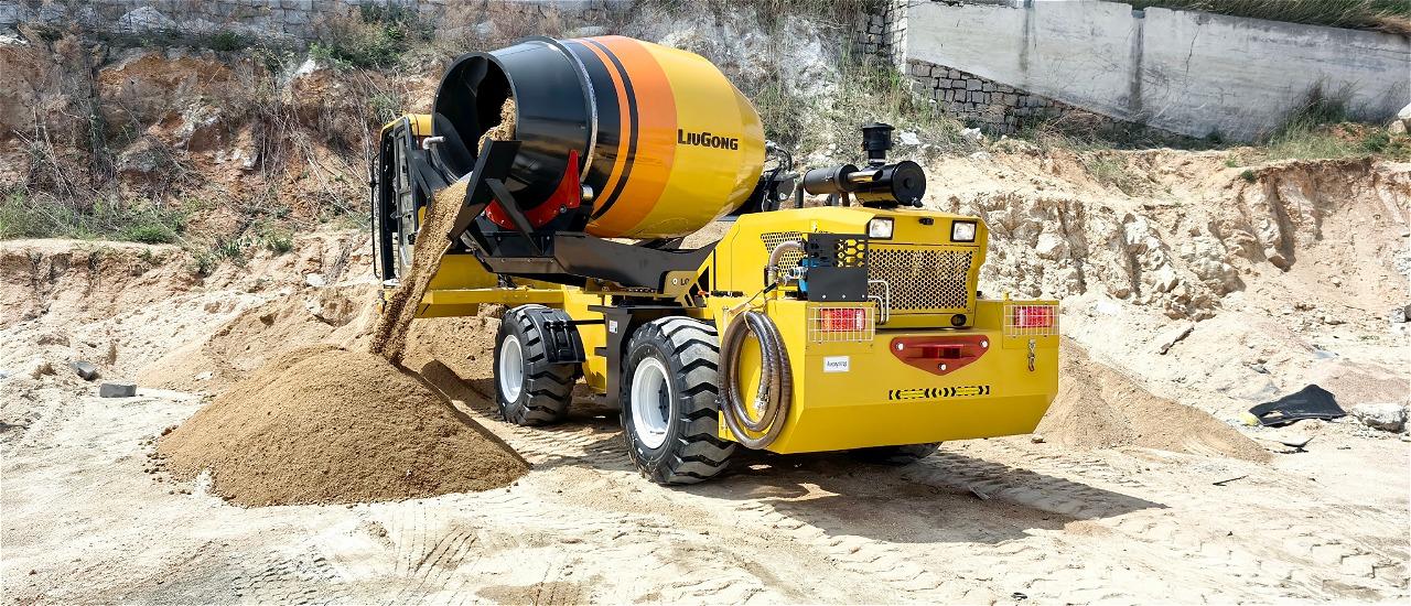 Мобильный миксер (АБС) с самозагрузкой LiuGong: быстрая окупаемость, сертифицированное качество бетона и независимость от РБУ.